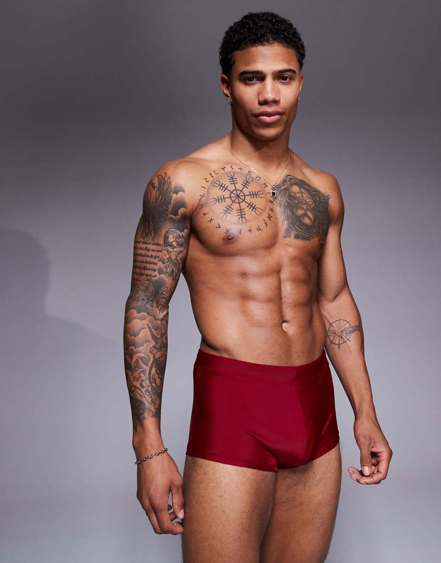 ASOS DESIGN - Stretch-Badehose in Rot ASOS DESIGN - Stretch-Badehose in Rot von ASOS DESIGN