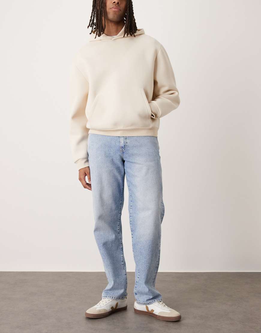 ASOS DESIGN - Stretch-Jeans mit geradem Bein in hellblauer Waschung von ASOS DESIGN