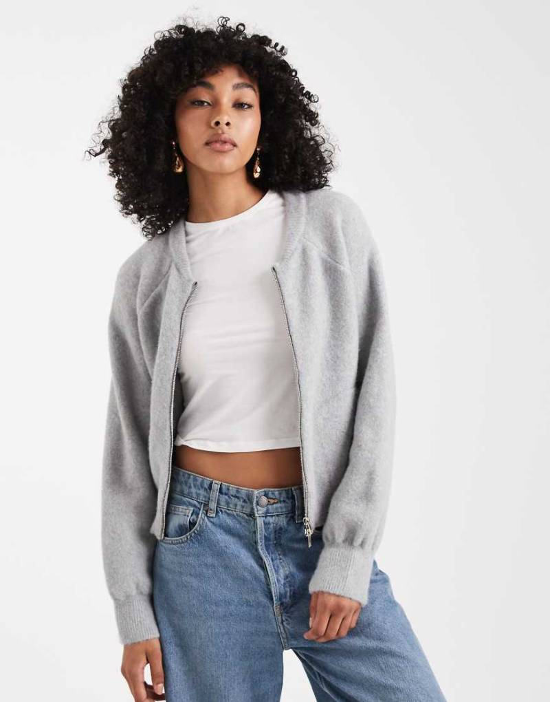 ASOS DESIGN - Bomberjacke aus flauschigem Strick in Grau von ASOS DESIGN