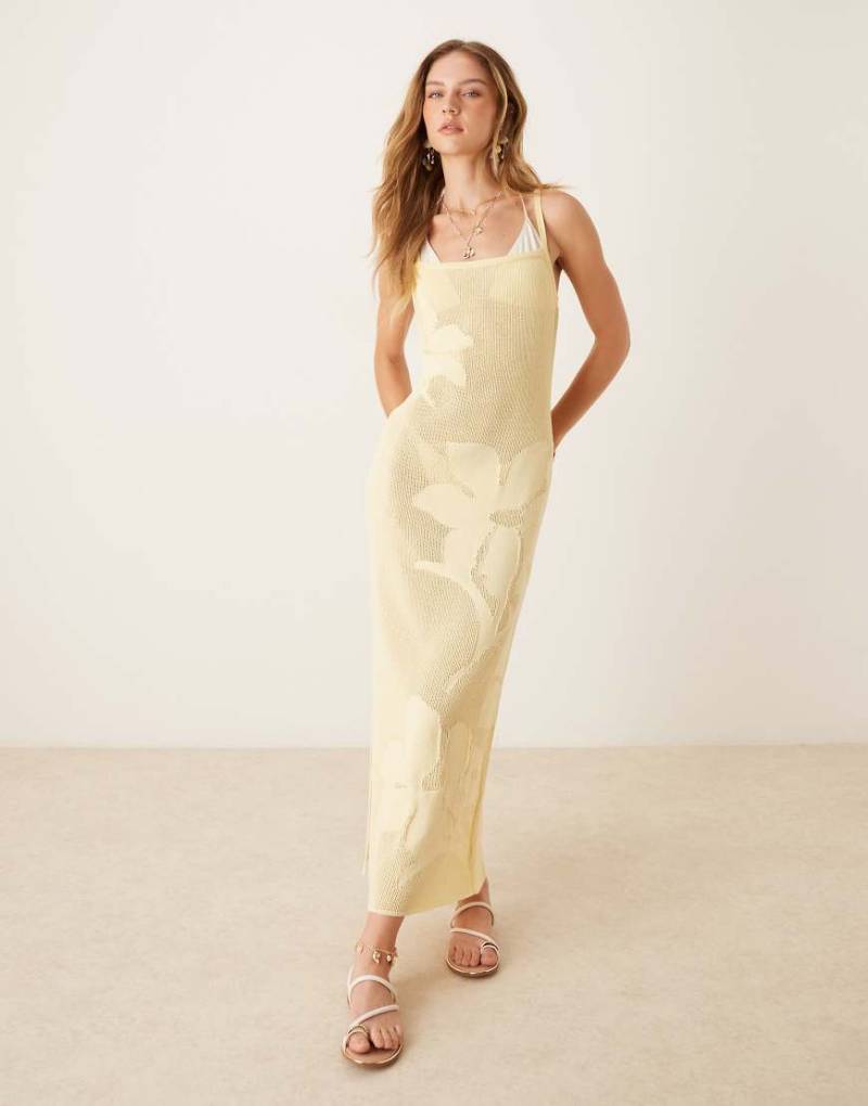 ASOS DESIGN - Strick-Maxikleid in Buttermilchgelb mit Blumen-Spitze von ASOS DESIGN