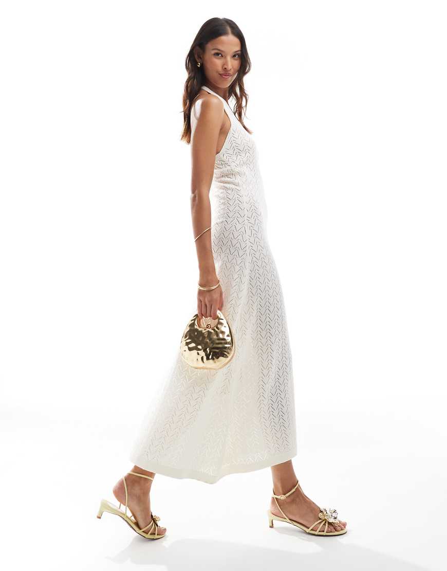 ASOS DESIGN - Strick-Maxikleid in Ecru mit Neckholder und goldfarbener Muschel-Weiß ASOS DESIGN - Strick-Maxikleid in Ecru mit Neckholder und goldfarbener Muschel-Weiß von ASOS DESIGN