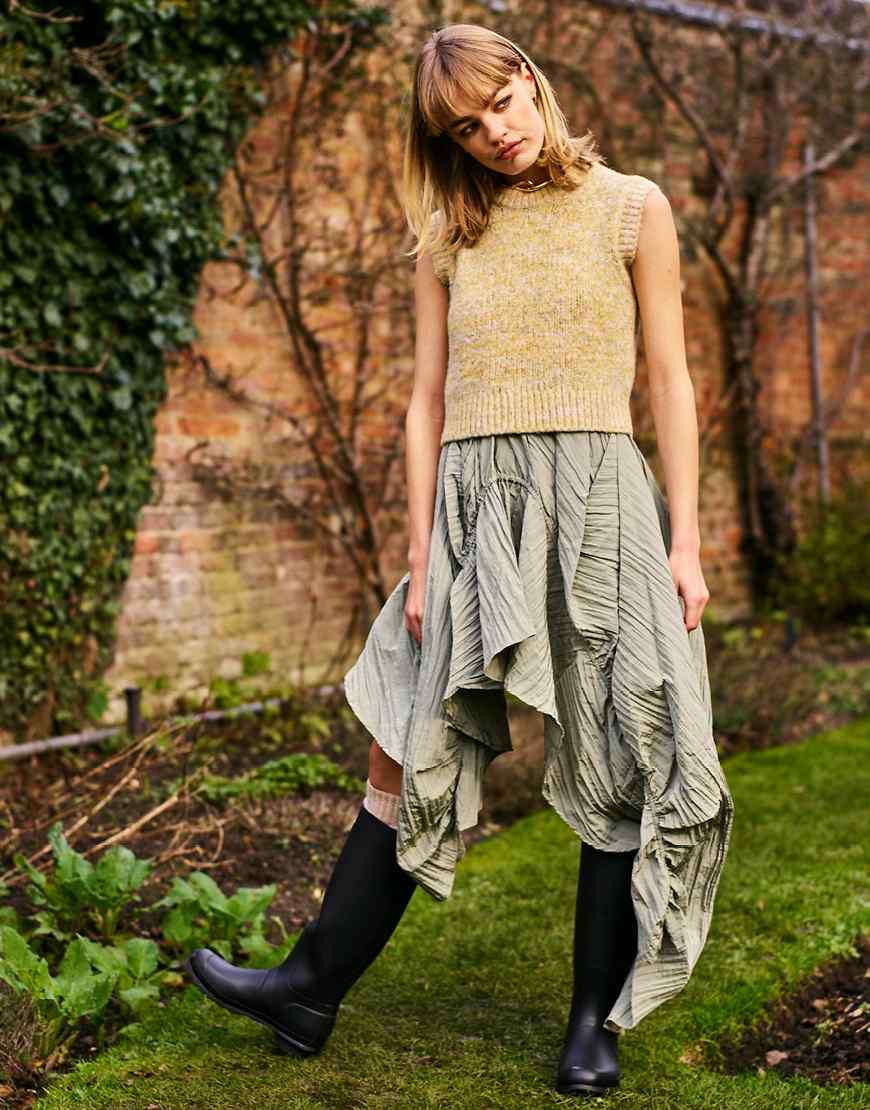 ASOS DESIGN - Strick-Tanktop in Gelb mit Farbverlauf ASOS DESIGN - Strick-Tanktop in Gelb mit Farbverlauf von ASOS DESIGN