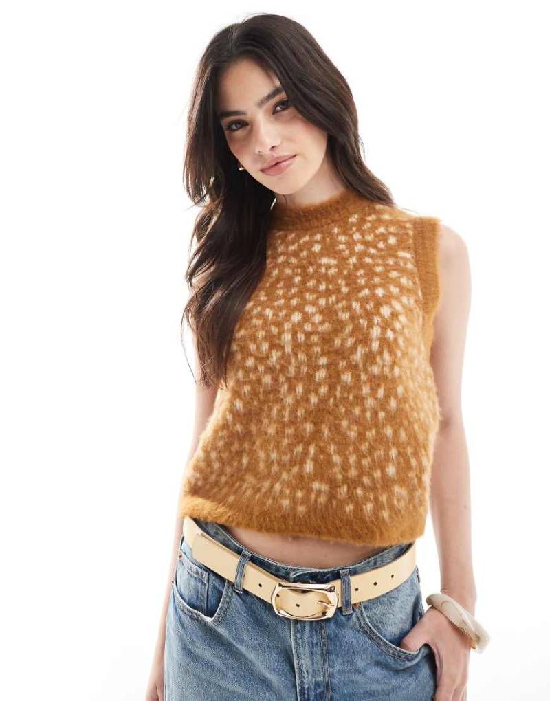 ASOS DESIGN - Strick-Tanktop mit Animal-Print in gemalter Optik-Braun von ASOS DESIGN
