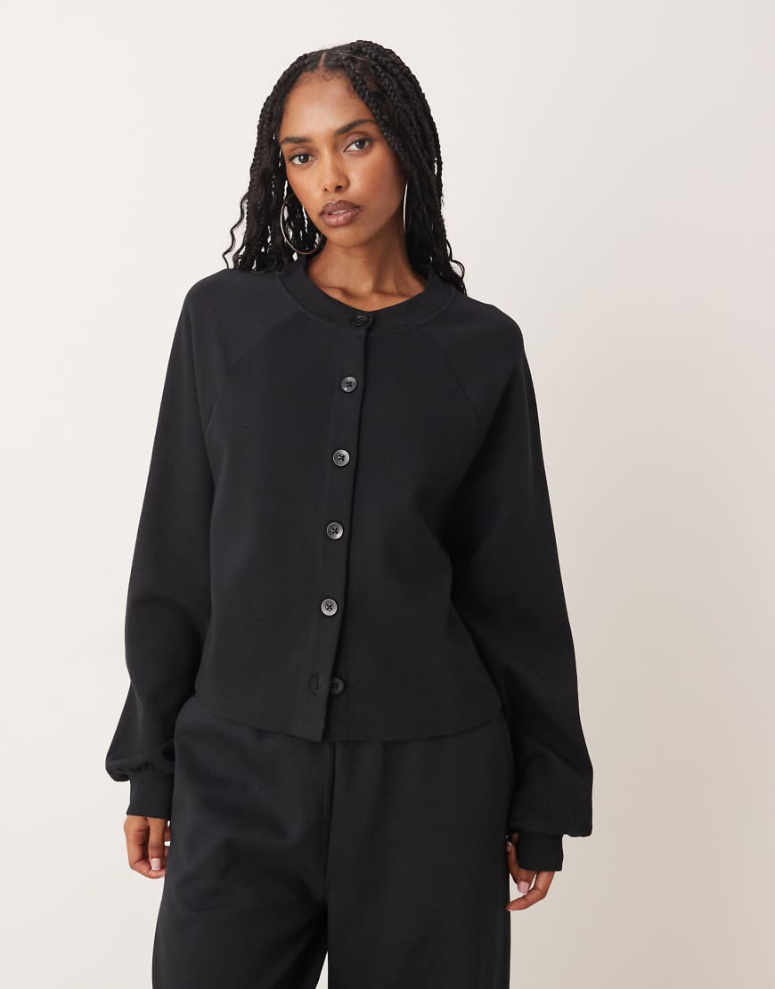 ASOS DESIGN - Strickjacke aus Interlock-Stoff in Schwarz von ASOS DESIGN
