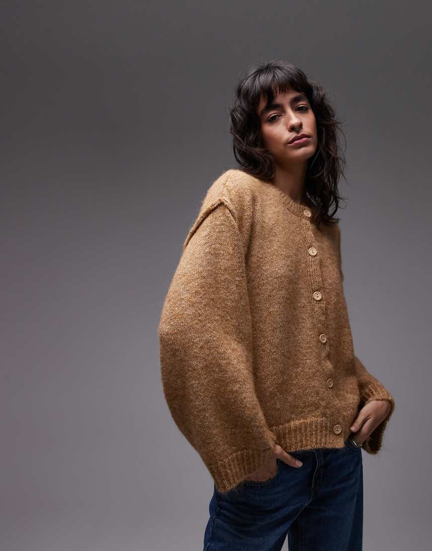 ASOS DESIGN - Strickjacke aus Wolle in Mokka mit sichtbaren Nähten-Brown von ASOS DESIGN