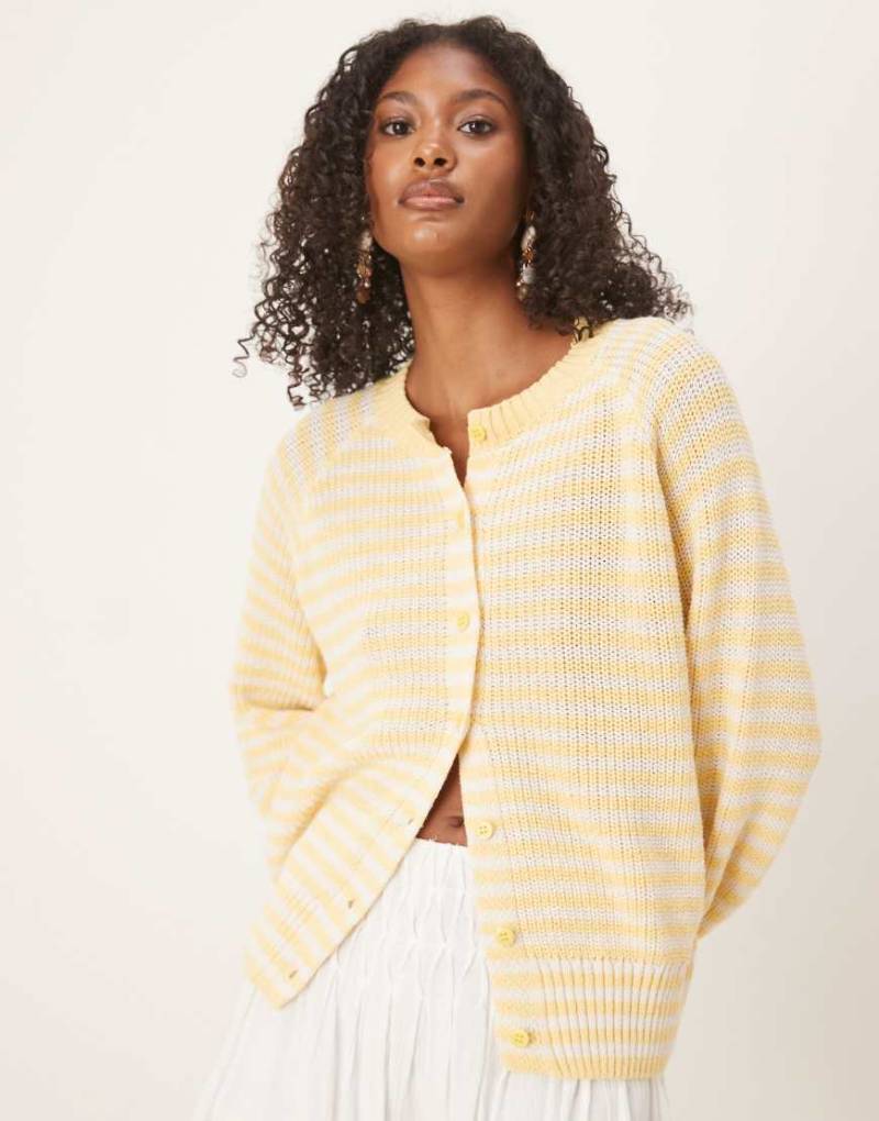 ASOS DESIGN - Strickjacke in Buttermilch und Gelb gestreift mit Raglan-Ärmeln-Bunt von ASOS DESIGN