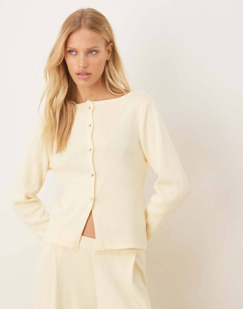 ASOS DESIGN - Strickjacke in Buttermilchgelb, Kombiteil-Weiß von ASOS DESIGN