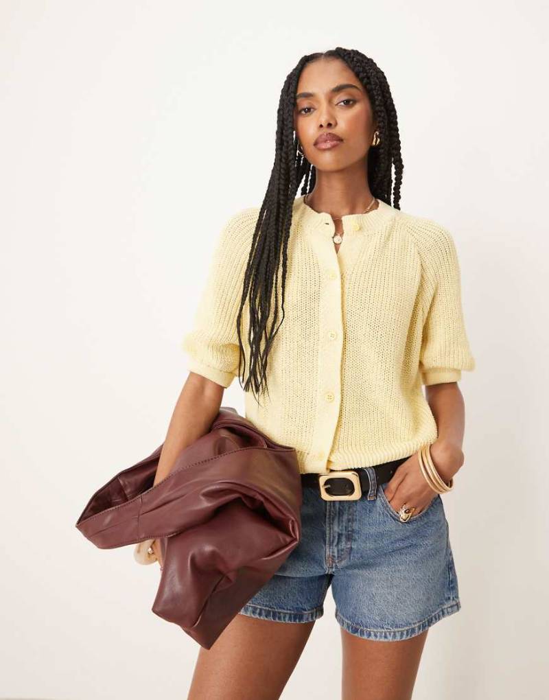 ASOS DESIGN - Strickjacke in Gelb mit Raglanärmeln von ASOS DESIGN