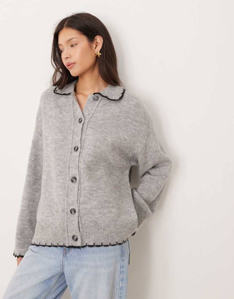 ASOS DESIGN - Strickjacke in Grau mit Hemdkragen und Languettenstich von ASOS DESIGN