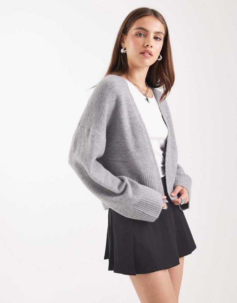 ASOS DESIGN - Strickjacke in Hellgrau mit offenem Design von ASOS DESIGN