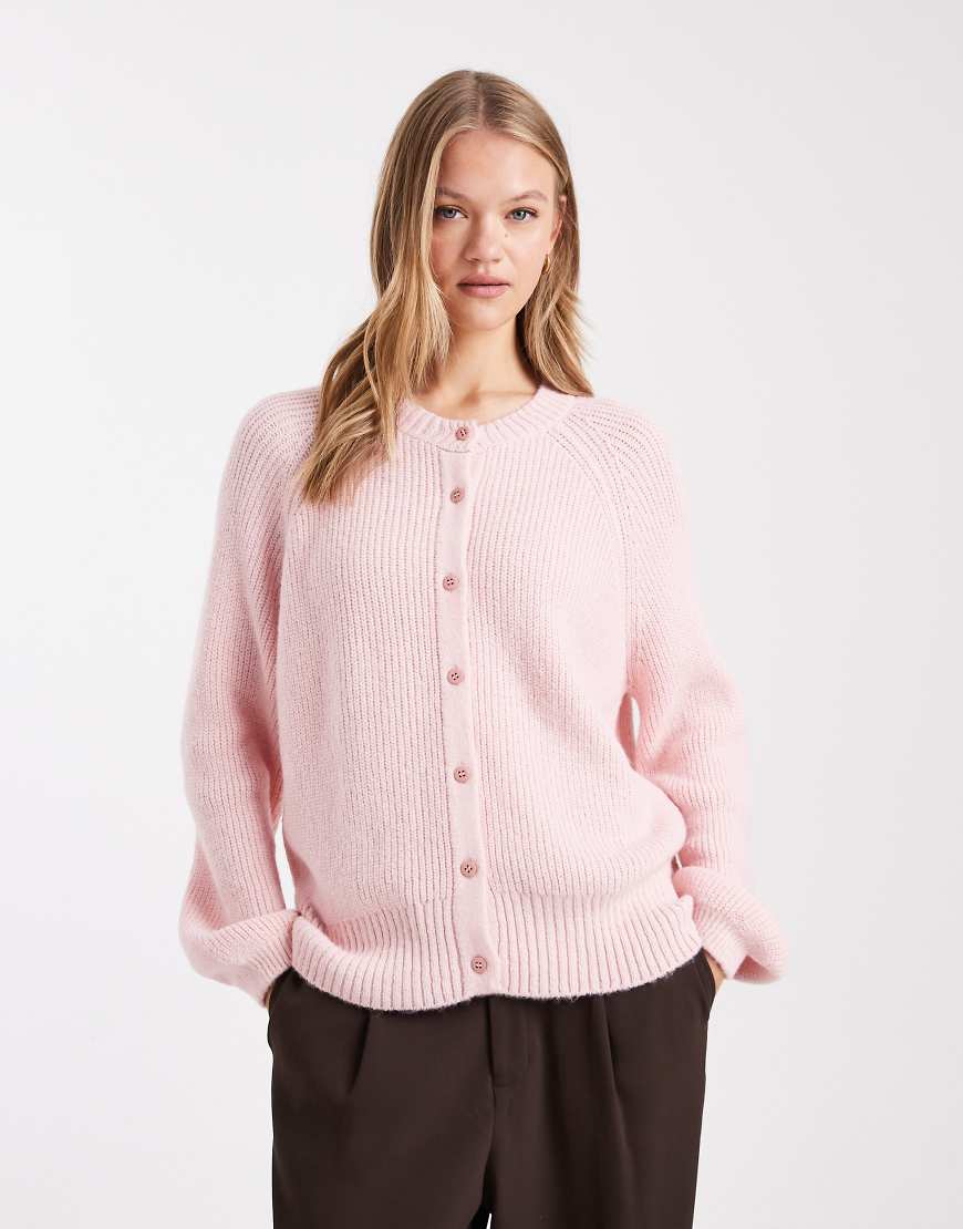 ASOS DESIGN - Strickjacke in Hellrosa mit Raglanärmeln von ASOS DESIGN