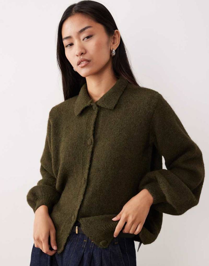 ASOS DESIGN - Strickjacke in Khaki mit Wollanteil-Grün von ASOS DESIGN