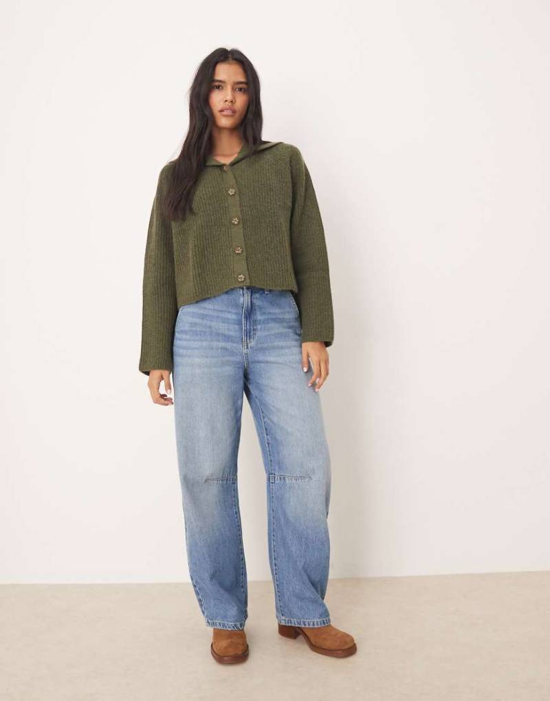 ASOS DESIGN - Strickjacke in Khaki mit Patentmuster und Matrosenkragen-Grün von ASOS DESIGN