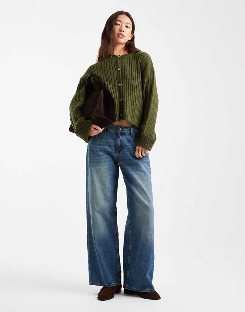 ASOS DESIGN - Strickjacke in Khaki mit umgeschlagenem Bündchen-Grün von ASOS DESIGN