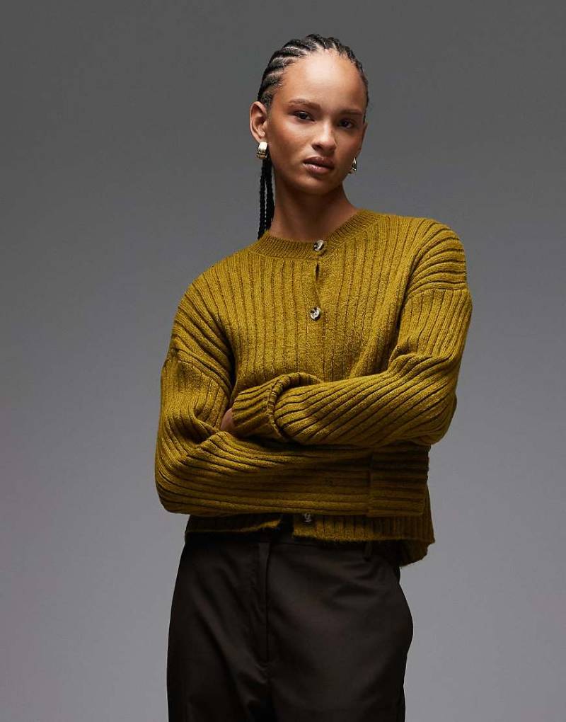 ASOS DESIGN - Strickjacke in Olivgrün mit umgeschlagenem Bündchen von ASOS DESIGN