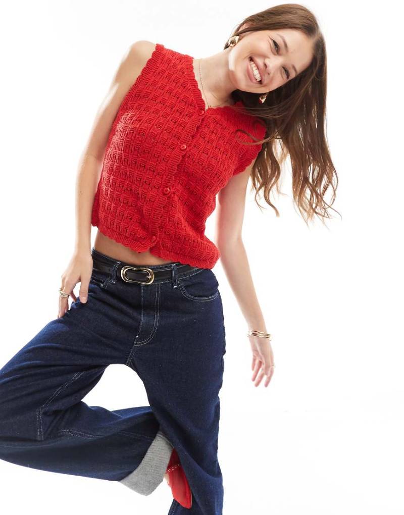 ASOS DESIGN - Strickjacke in Rot mit Muschelsaum von ASOS DESIGN