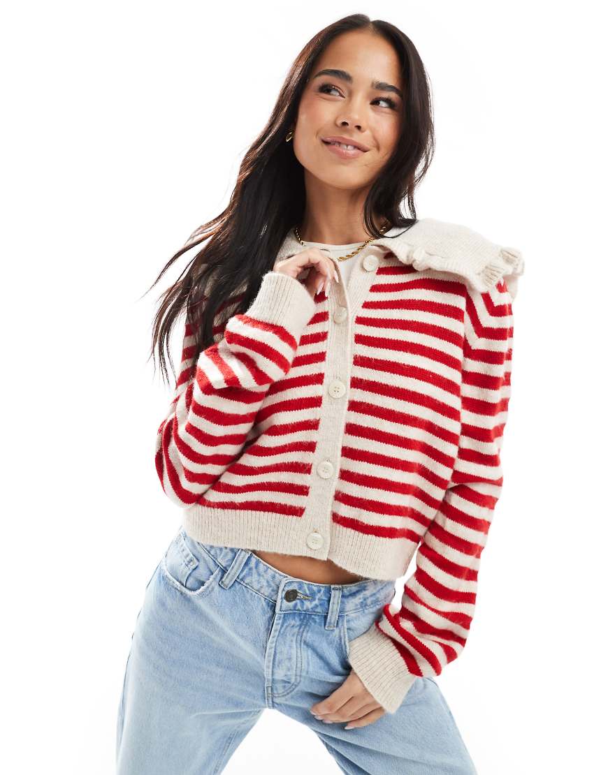 ASOS DESIGN - Strickjacke in Rot und Ecru mit Kragen-Bunt von ASOS DESIGN