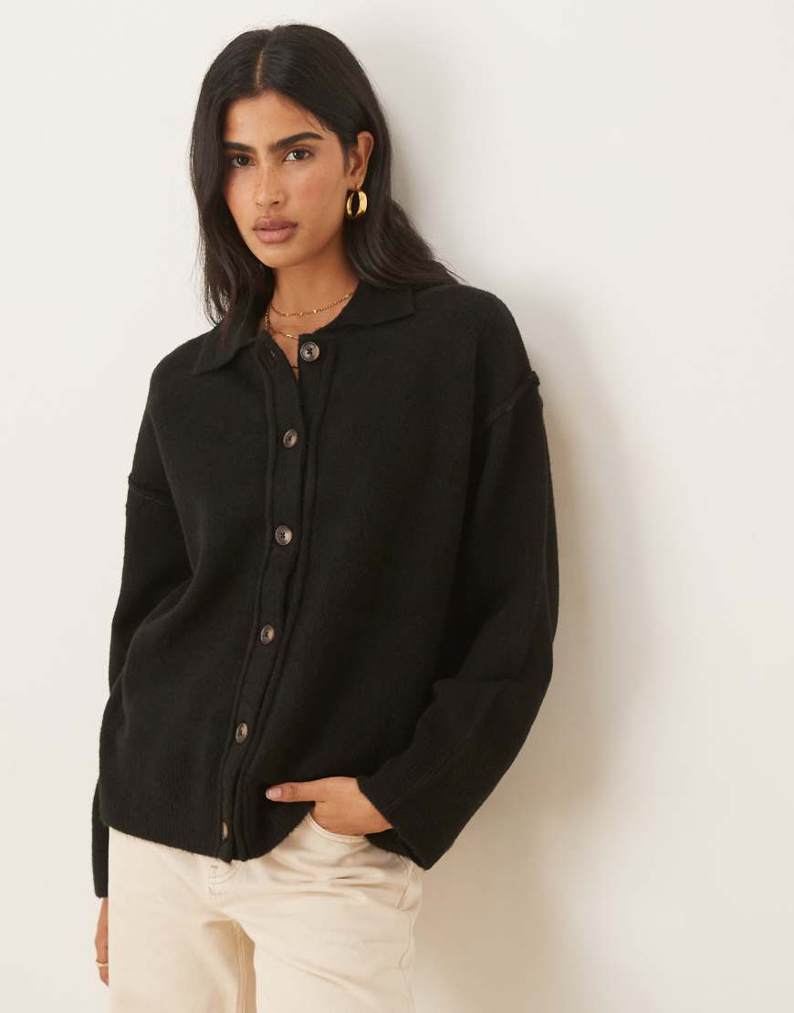 ASOS DESIGN - Strickjacke in Schwarz mit Hemdkragen und Nahtdetails von ASOS DESIGN