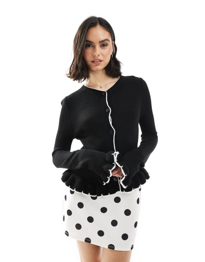 ASOS DESIGN - Strickjacke in Schwarz mit Rundhalsausschnitt, Langettenstich und Rüschendetail von ASOS DESIGN