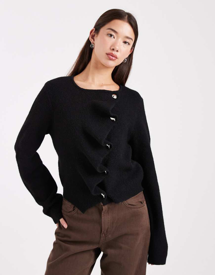 ASOS DESIGN - Strickjacke in Schwarz mit gerüschter Knopfleiste von ASOS DESIGN