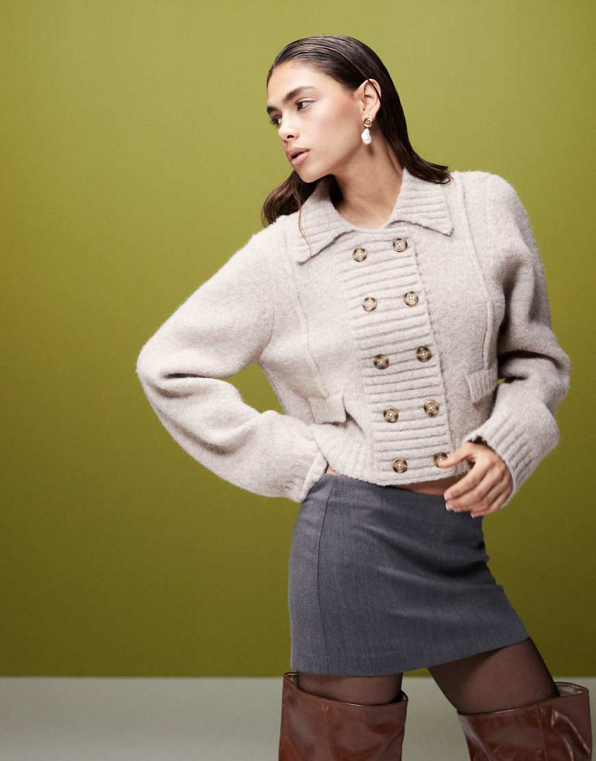 ASOS DESIGN - Strickjacke in Stone mit Krage und Tasche-Neutral von ASOS DESIGN