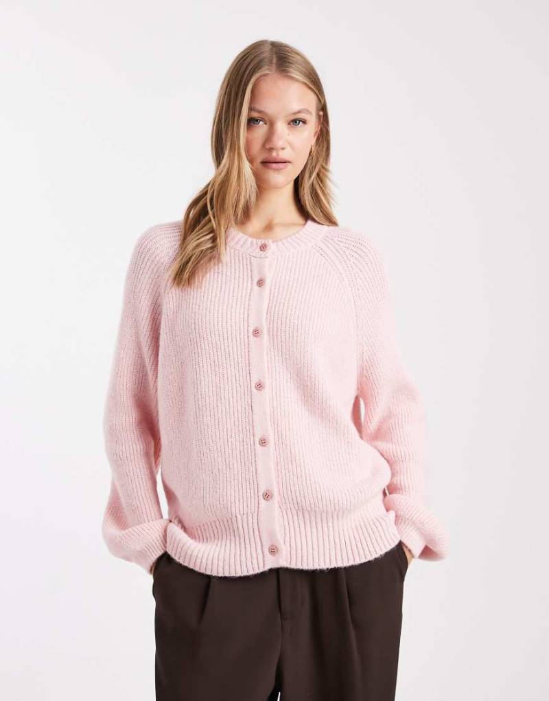 ASOS DESIGN - Strickjacke in Hellrosa mit Raglanärmeln von ASOS DESIGN