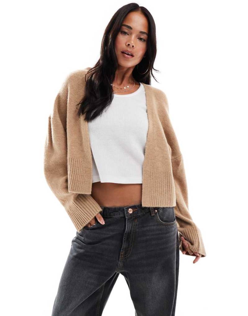ASOS DESIGN - Strickjacke mit offenem Design in Keks-Beige-Neutral von ASOS DESIGN