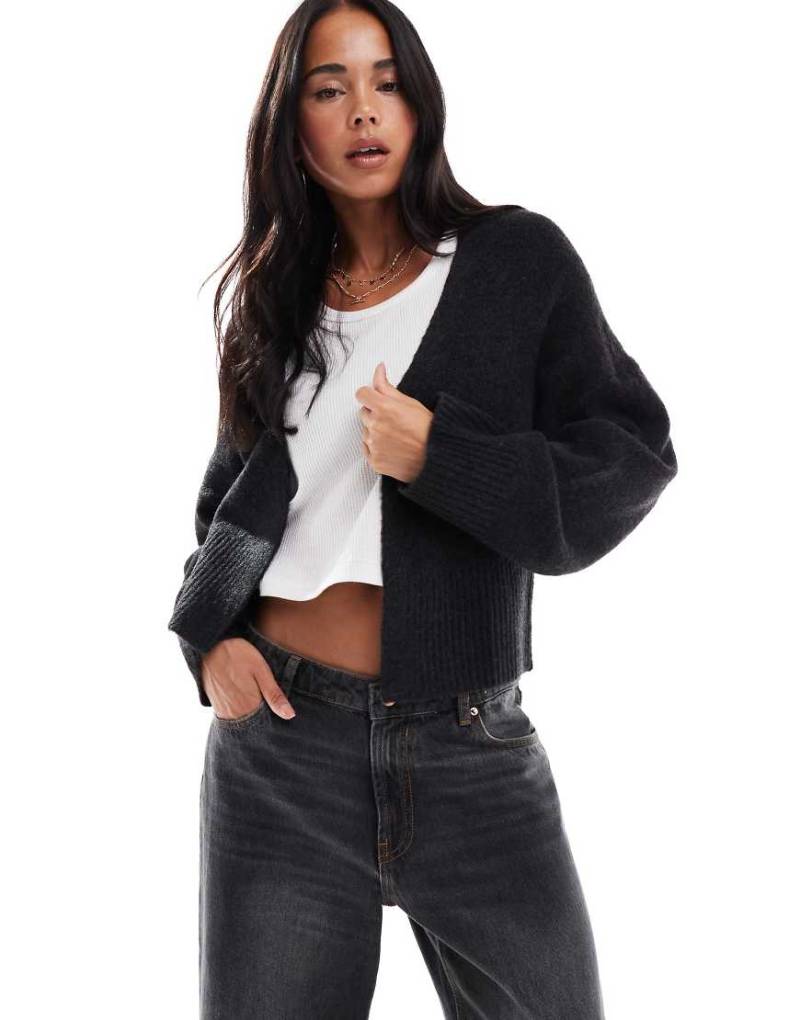 ASOS DESIGN - Strickjacke mit offenem Design in Schwarz von ASOS DESIGN