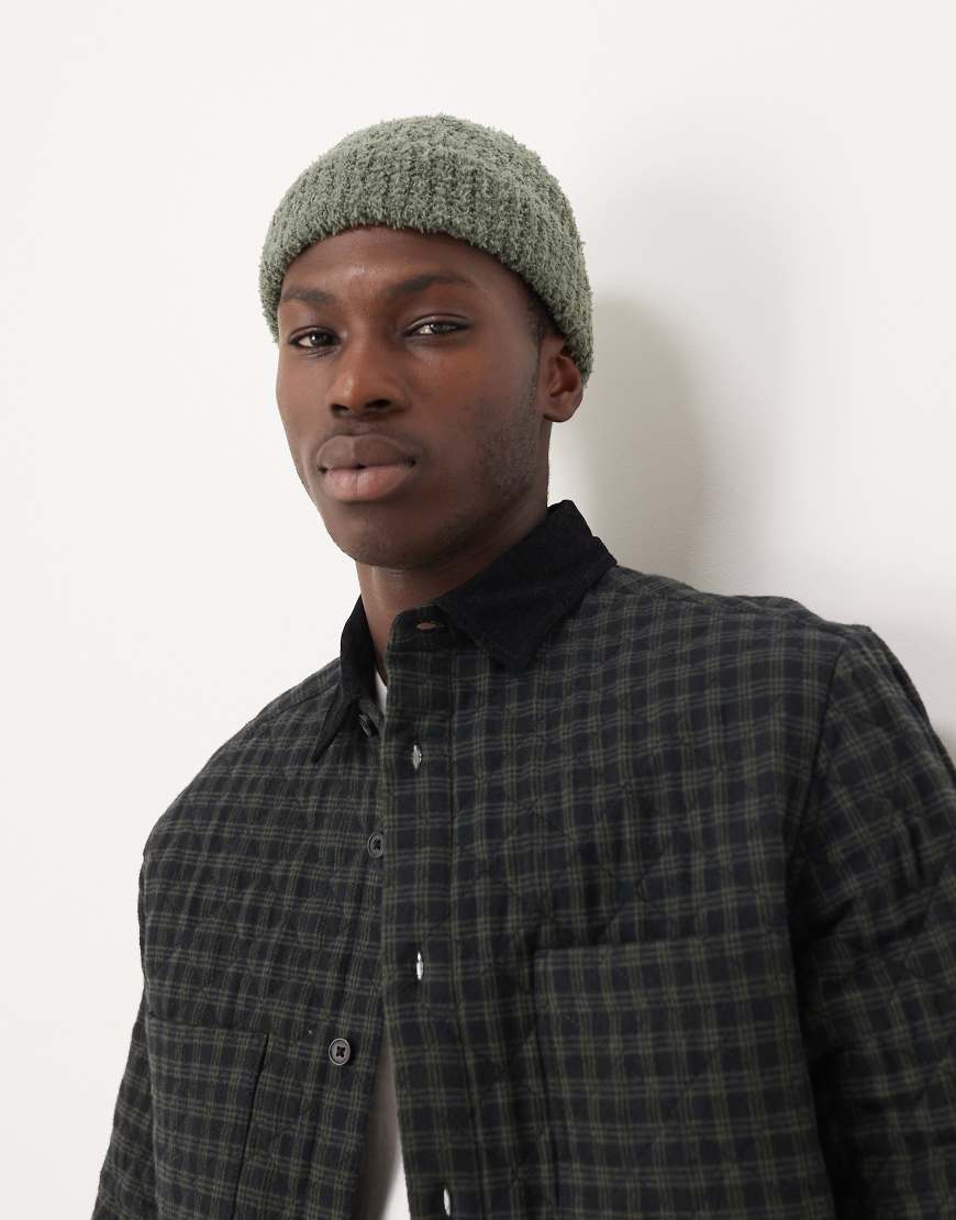 ASOS DESIGN - Strickmütze aus Teddystoff in Grün von ASOS DESIGN