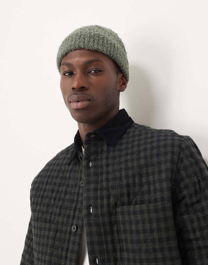 ASOS DESIGN - Strickmütze aus Teddystoff in Grün von ASOS DESIGN