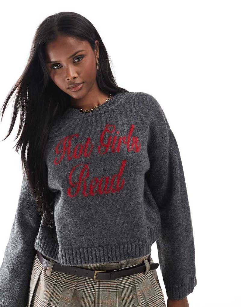 ASOS DESIGN - Strickpullover in Anthrazit mit „Hot Girls Read"-Slogan-Grau von ASOS DESIGN