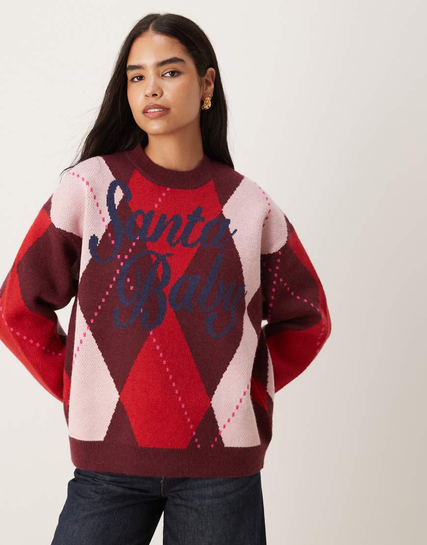 ASOS DESIGN - Strickpullover in Burgunderrot mit Rautenmuster und „Santa Baby"-Schriftzug von ASOS DESIGN