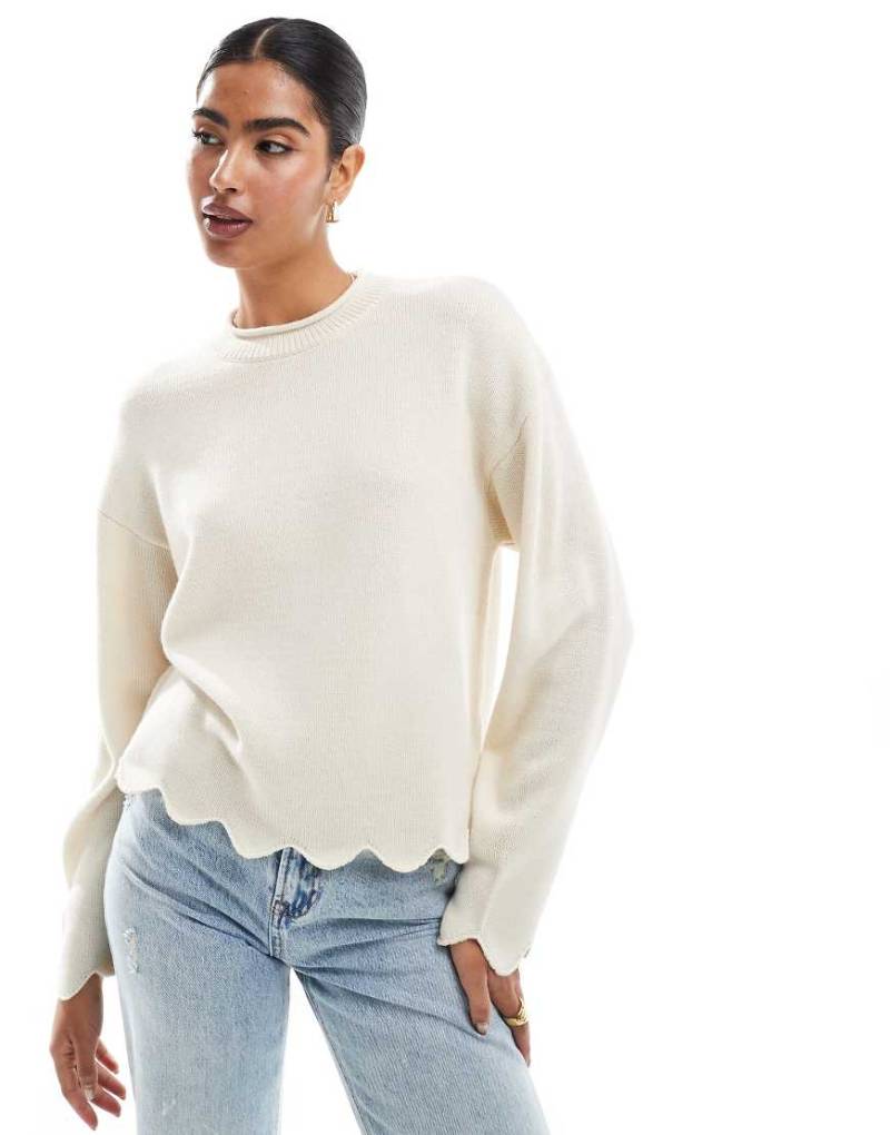 ASOS DESIGN - Strickpullover in Cremeweiß mit Muschelsaum-Neutral von ASOS DESIGN