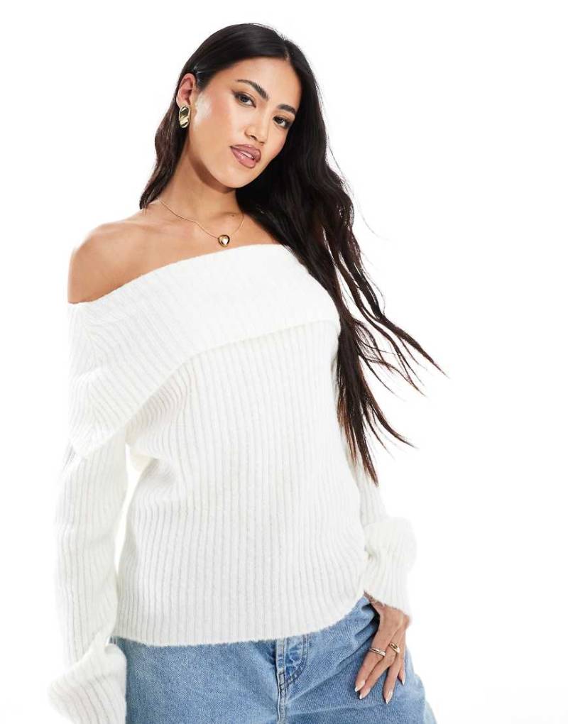 ASOS DESIGN - Strickpullover in Ecru mit One-Shoulder-Design-Weiß von ASOS DESIGN
