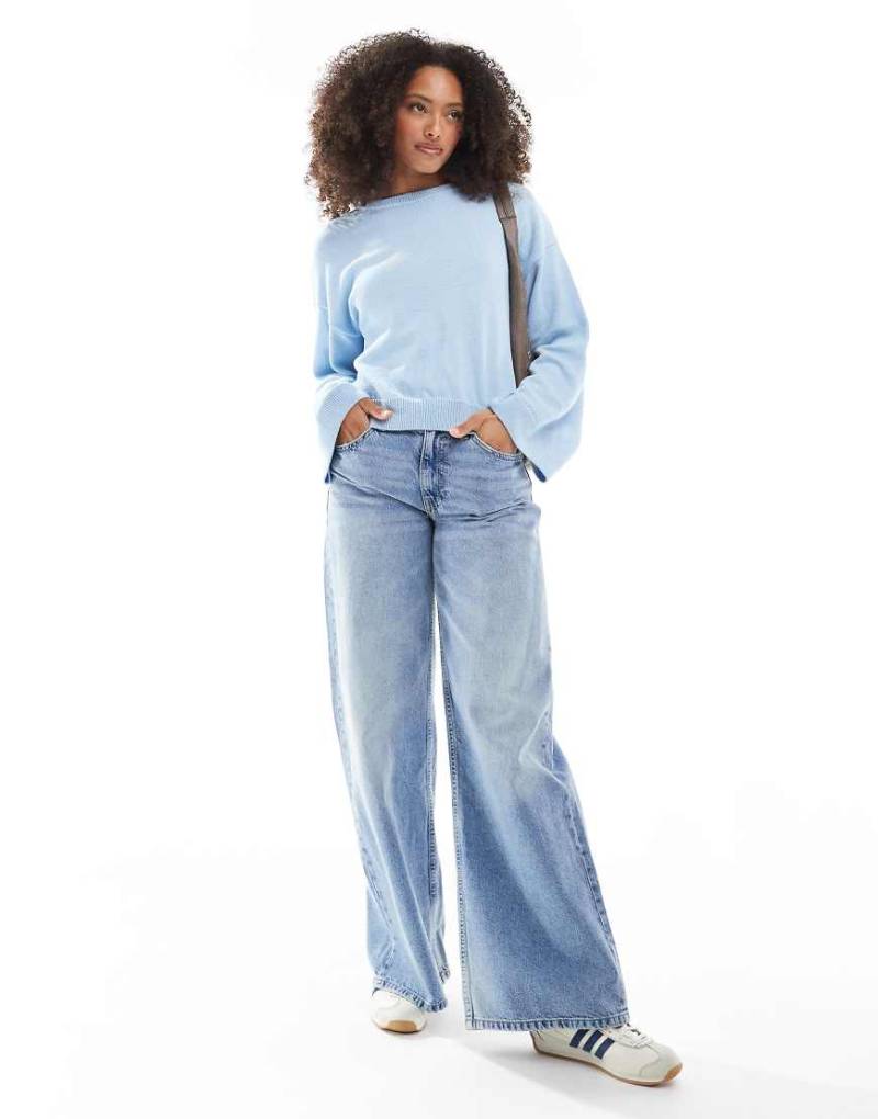 ASOS DESIGN - Pullover aus Baumwollstrick in Hellblau mit weiten Ärmeln von ASOS DESIGN