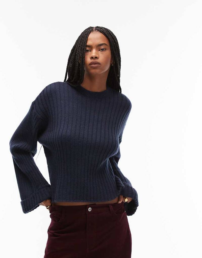 ASOS DESIGN - Strickpullover in Marineblau mit umgeschlagenen Bündchen von ASOS DESIGN