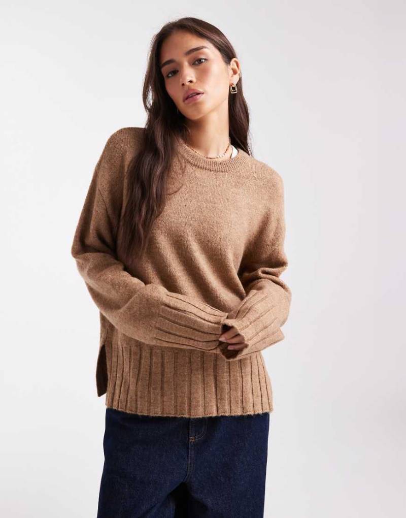 ASOS DESIGN - Strickpullover in Mokka mit weiten Ärmeln-Neutral von ASOS DESIGN