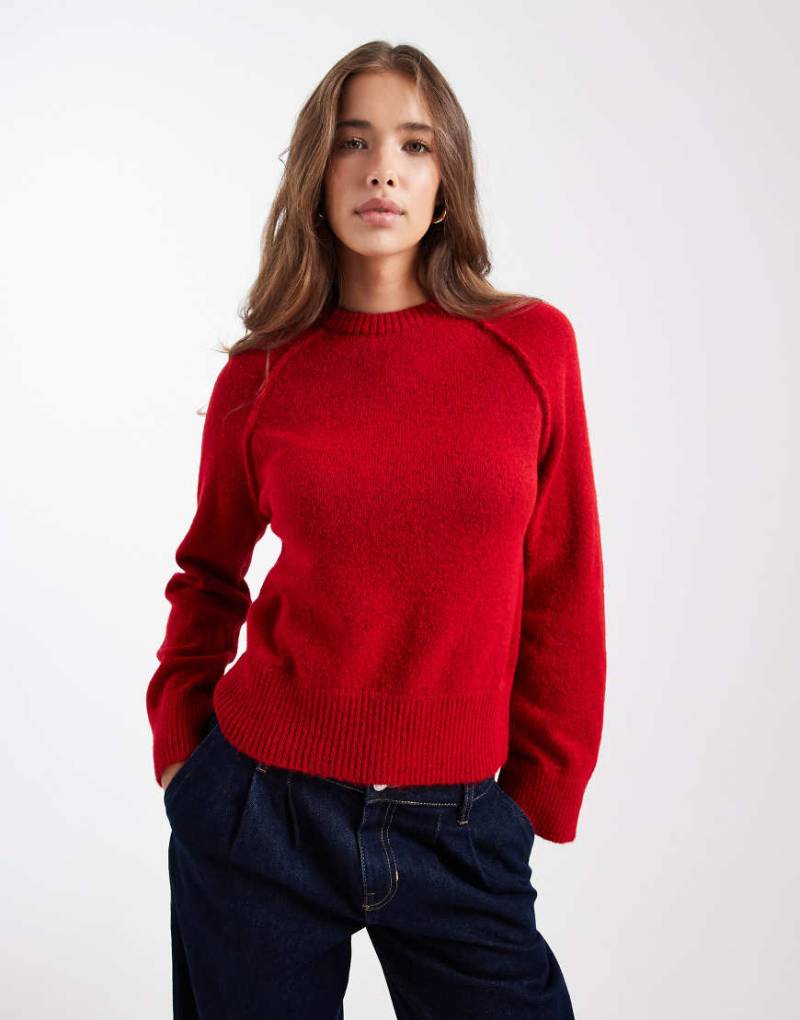 ASOS DESIGN - Strickpullover in Rot mit Rundhalsausschnitt und Raglanärmeln von ASOS DESIGN