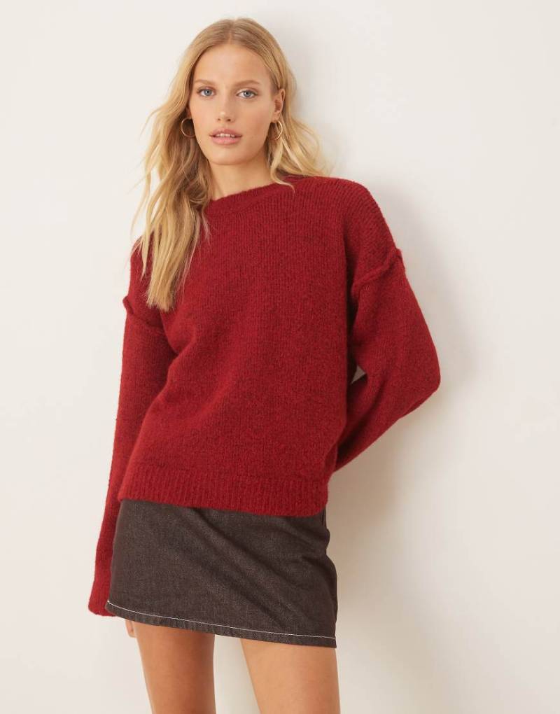 ASOS DESIGN - Strickpullover in Rot mit sichtbaren Nähten und Wollanteil von ASOS DESIGN