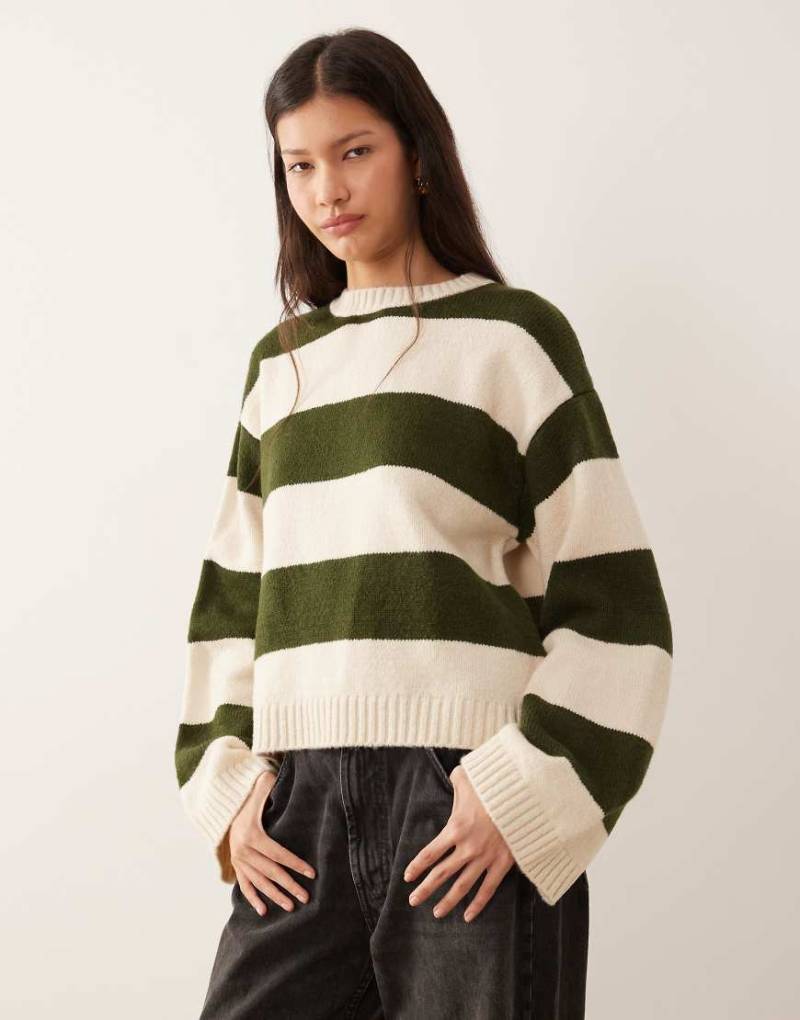 ASOS DESIGN - Strickpullover mit breiten Streifen in Khaki-Bunt von ASOS DESIGN