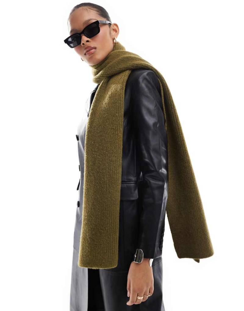 ASOS DESIGN - Strickschal in Khaki-Grün von ASOS DESIGN
