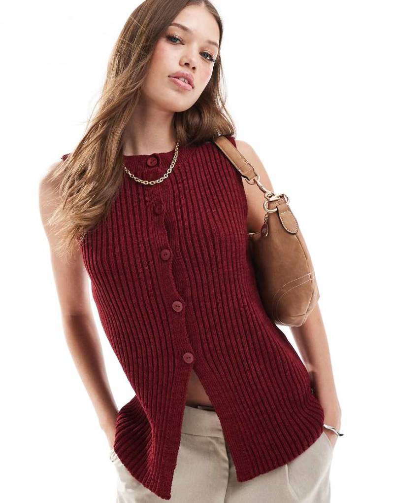 ASOS DESIGN - Strickweste in Burgunderrot von ASOS DESIGN