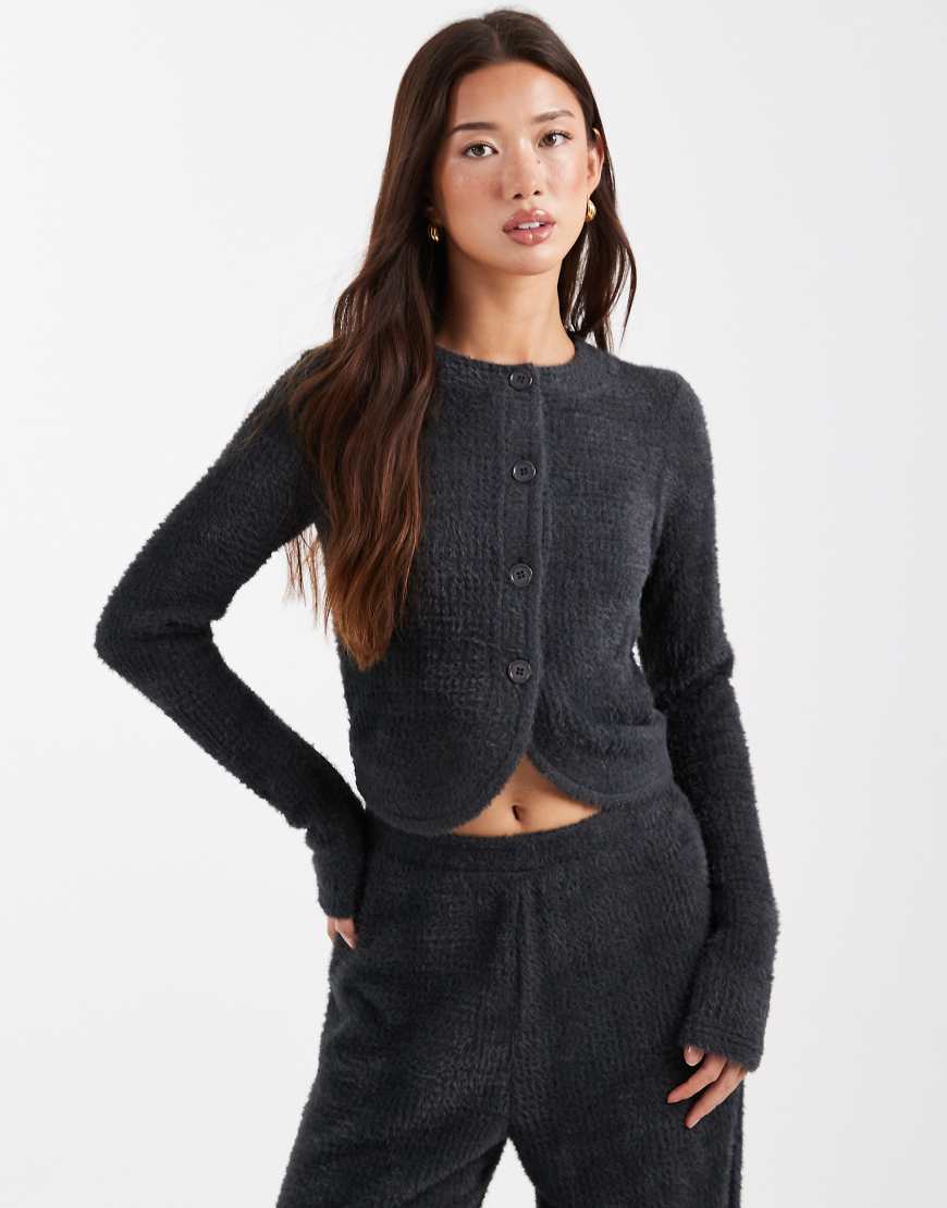 ASOS DESIGN - Strukturierte, flauschige, langärmlige Strickjacke in Grau, Kombiteil von ASOS DESIGN
