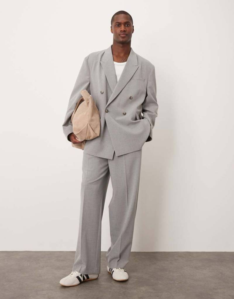 ASOS DESIGN - Strukturierte Anzughose in Grau mit weitem Bein und elastischem Bund von ASOS DESIGN