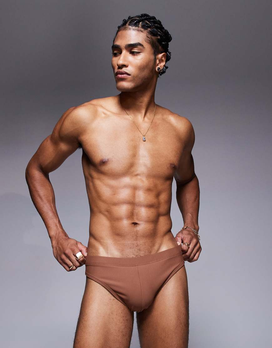 ASOS DESIGN - Strukturierte Badehose in Braun ASOS DESIGN - Strukturierte Badehose in Braun von ASOS DESIGN