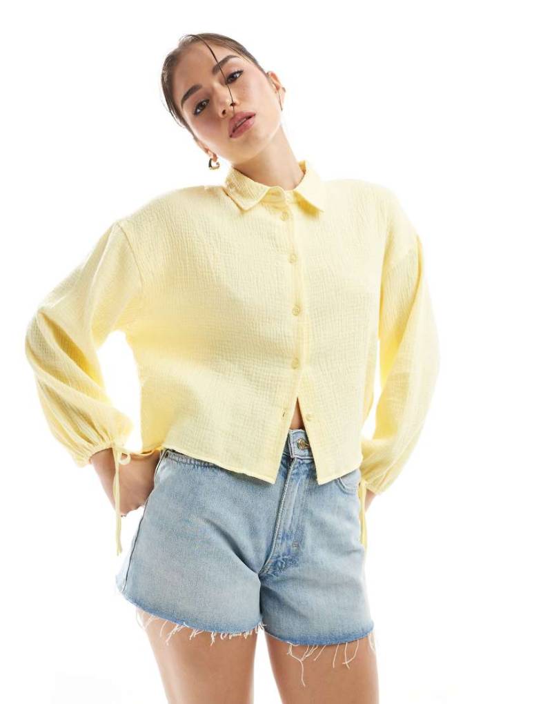ASOS DESIGN - Strukturierte Cropped Hemdbluse aus Baumwolle in Gelb von ASOS DESIGN