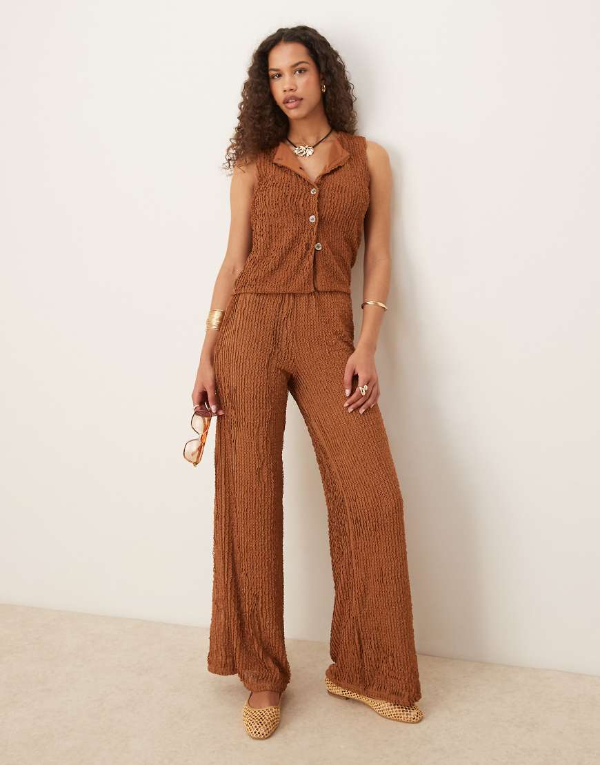 ASOS DESIGN - Strukturierte Hose in Beige mit weitem Bein, Kombiteil-Rot von ASOS DESIGN