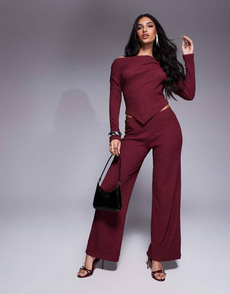 ASOS DESIGN - Strukturierte Hose in Burgunderrot mit weitem Schnitt, Kombiteil von ASOS DESIGN