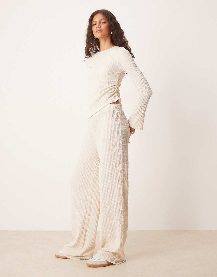 ASOS DESIGN - Strukturierte Hose in Creme mit weitem Bein, Kombiteil-Weiß ASOS DESIGN - Strukturierte Hose in Creme mit weitem Bein, Kombiteil-Weiß von ASOS DESIGN