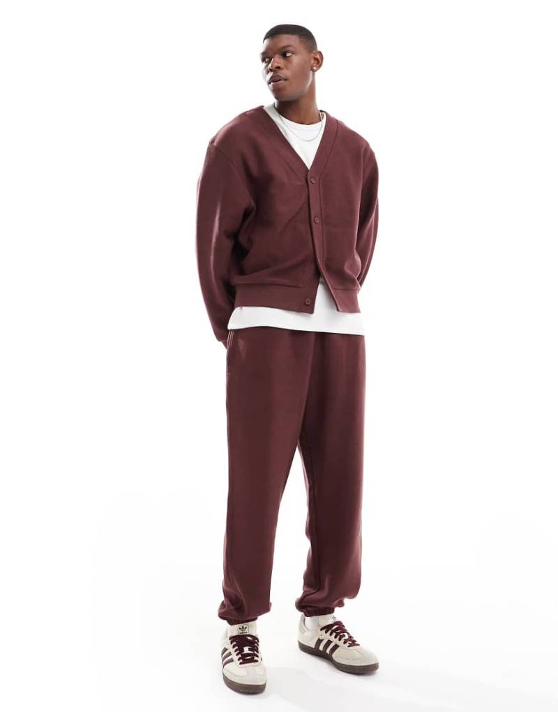 ASOS DESIGN - Oversize-Jogginghose in Burgunderrot mit Struktur, Kombiteil von ASOS DESIGN